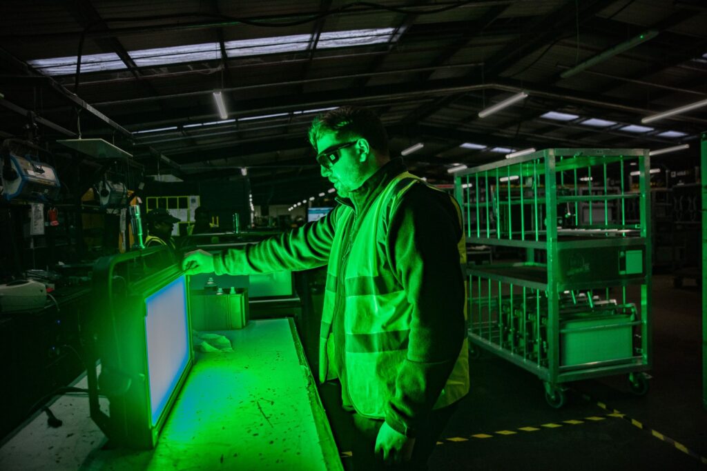 Screen lighting apprentice